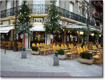 Entrance and terrasses